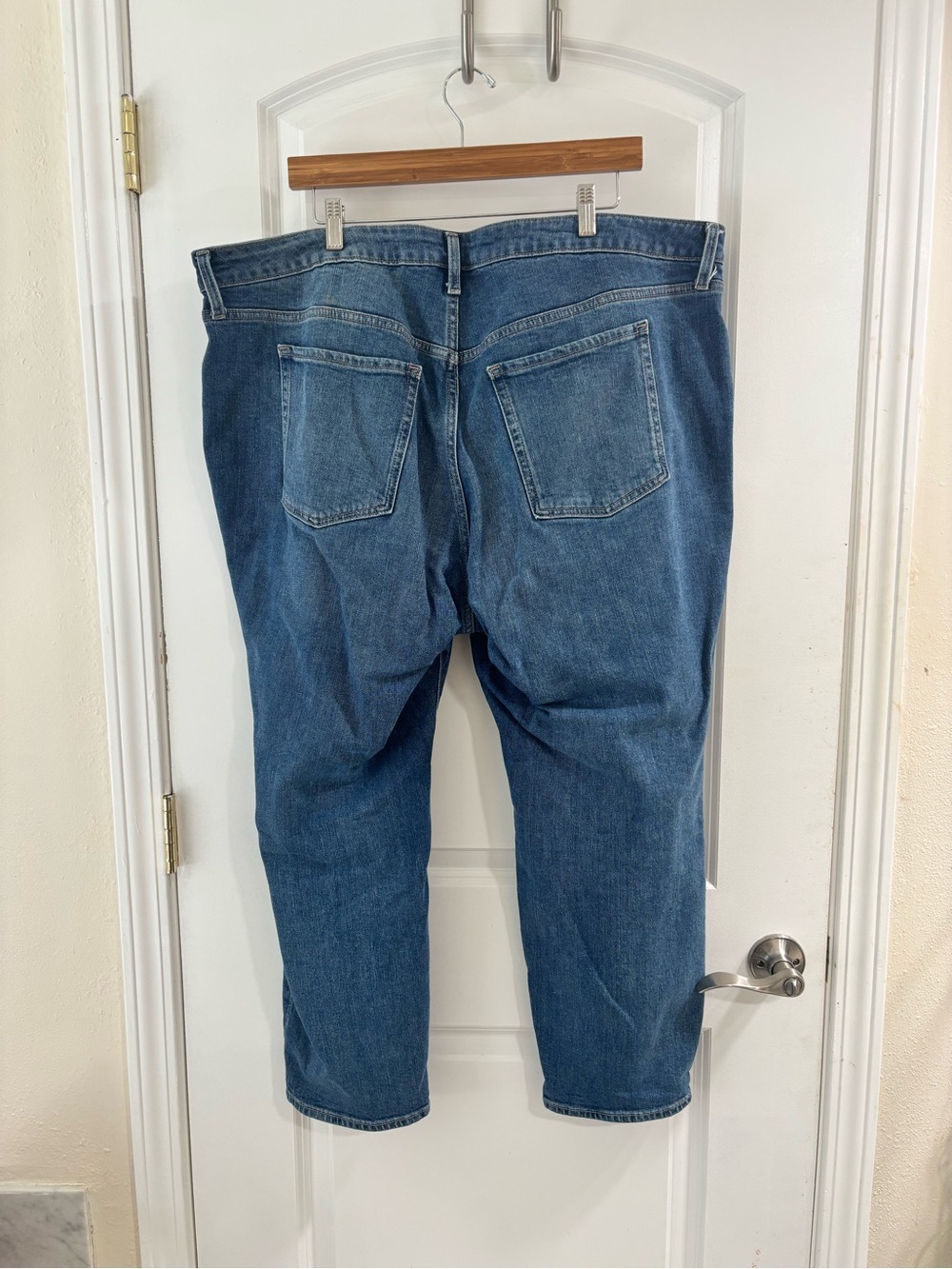 Women’s Old Navy High Rise Curvy O.G. Straight Jeans - Picture 6 of 10